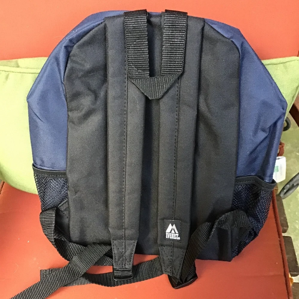 NWOT Stylish Unisex Everest Small Backpack in the Color Navy Blue